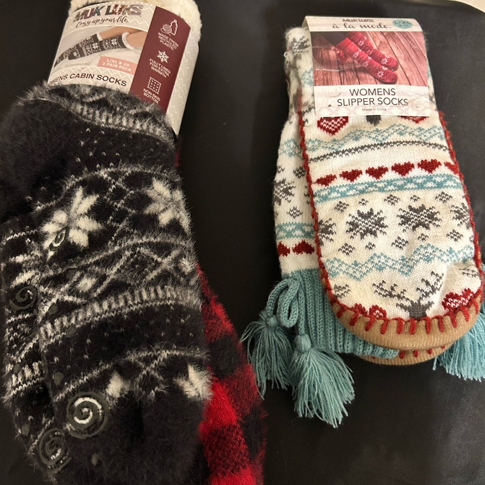 Muk Luk Lot-Two Pr Woman’s Muk Luk Cabin Socks And -One Slipper Socks Size L/XL